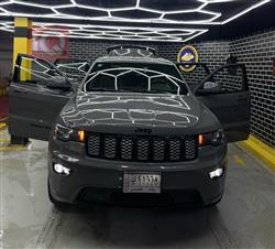 جیپ گراند شیرۆکی